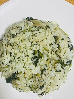 Pilaf with spinach and dill ¥350