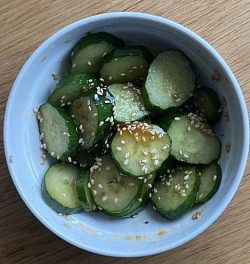 Japanese cucumbers salad